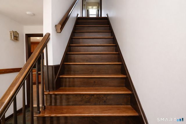 52 Great Ring Road, Newtown, CT 06482