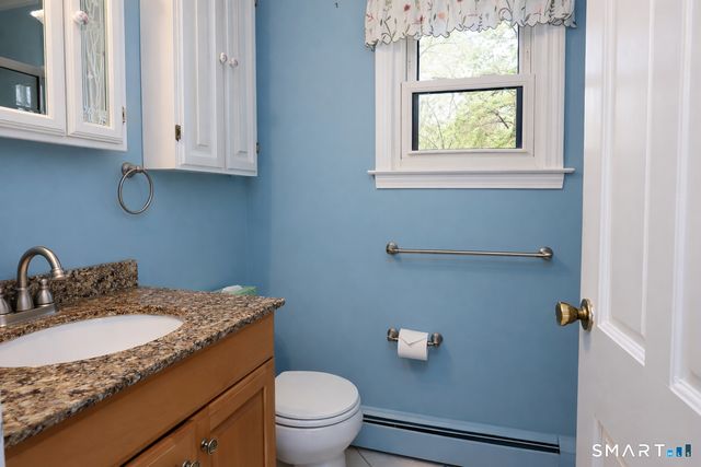 52 Great Ring Road, Newtown, CT 06482