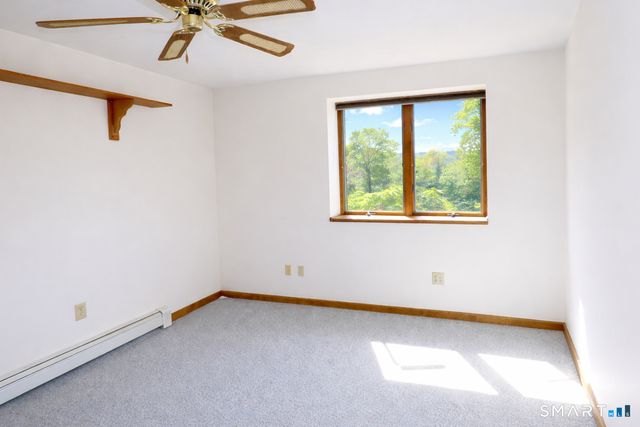 52 Great Ring Road, Newtown, CT 06482