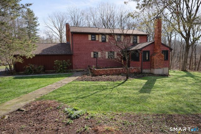 52 Great Ring Road, Newtown, CT 06482