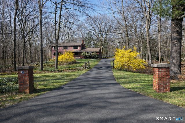 52 Great Ring Road, Newtown, CT 06482