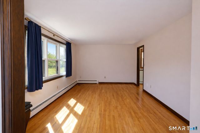 52 Great Ring Road, Newtown, CT 06482