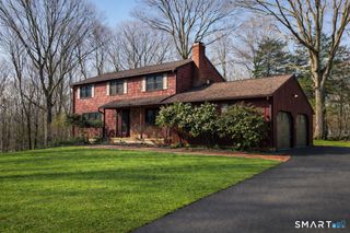 52 Great Ring Road, Newtown, CT 06482