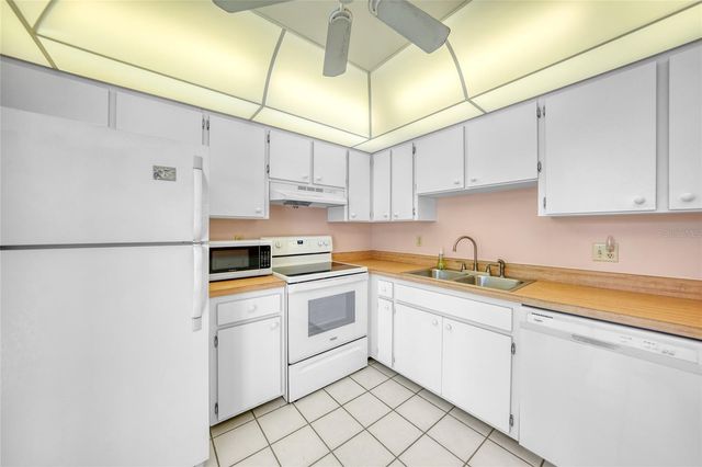 1088 BIRD BAY WAY 307, Venice, FL 34285