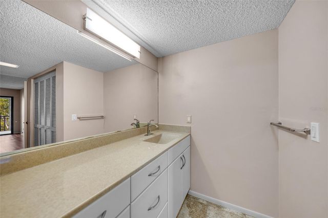 1088 BIRD BAY WAY 307, Venice, FL 34285