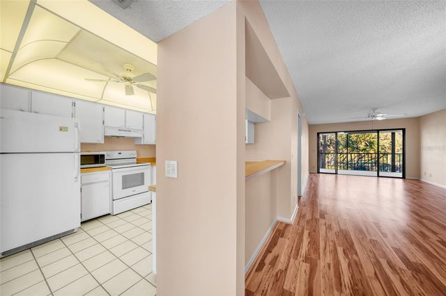 1088 BIRD BAY WAY 307, Venice, FL 34285