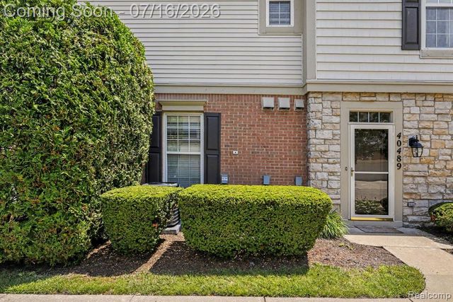 40489 Bay Harbor Lane, Canton, MI 48188
