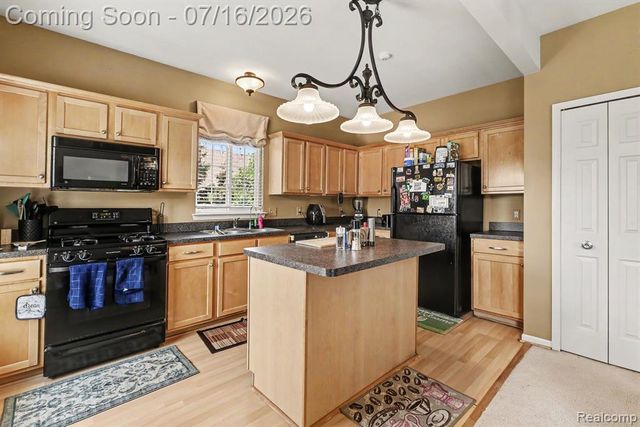 40489 Bay Harbor Lane, Canton, MI 48188