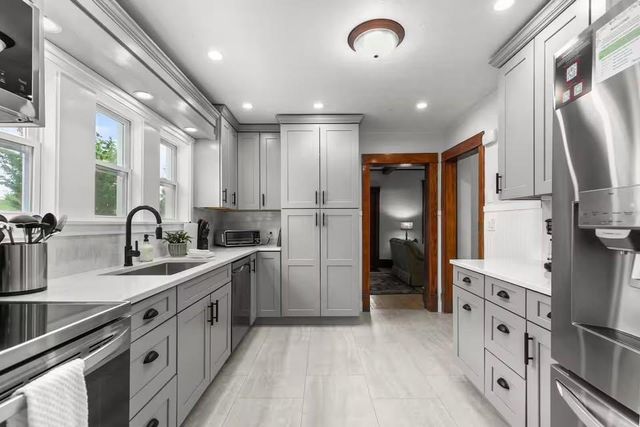 431 E SUMMER STREET, Appleton, WI 54911