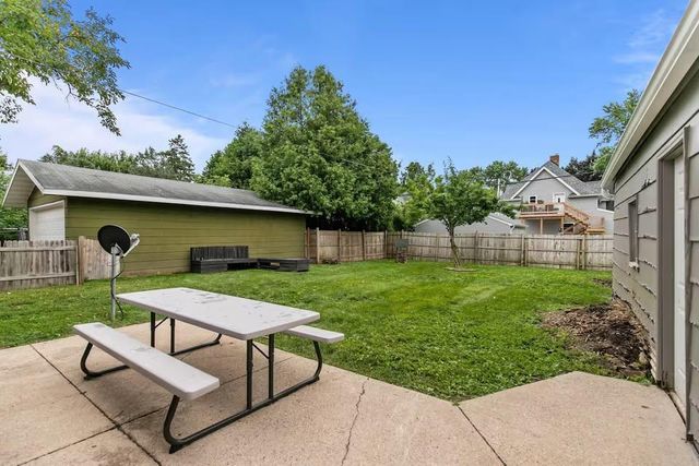 431 E SUMMER STREET, Appleton, WI 54911
