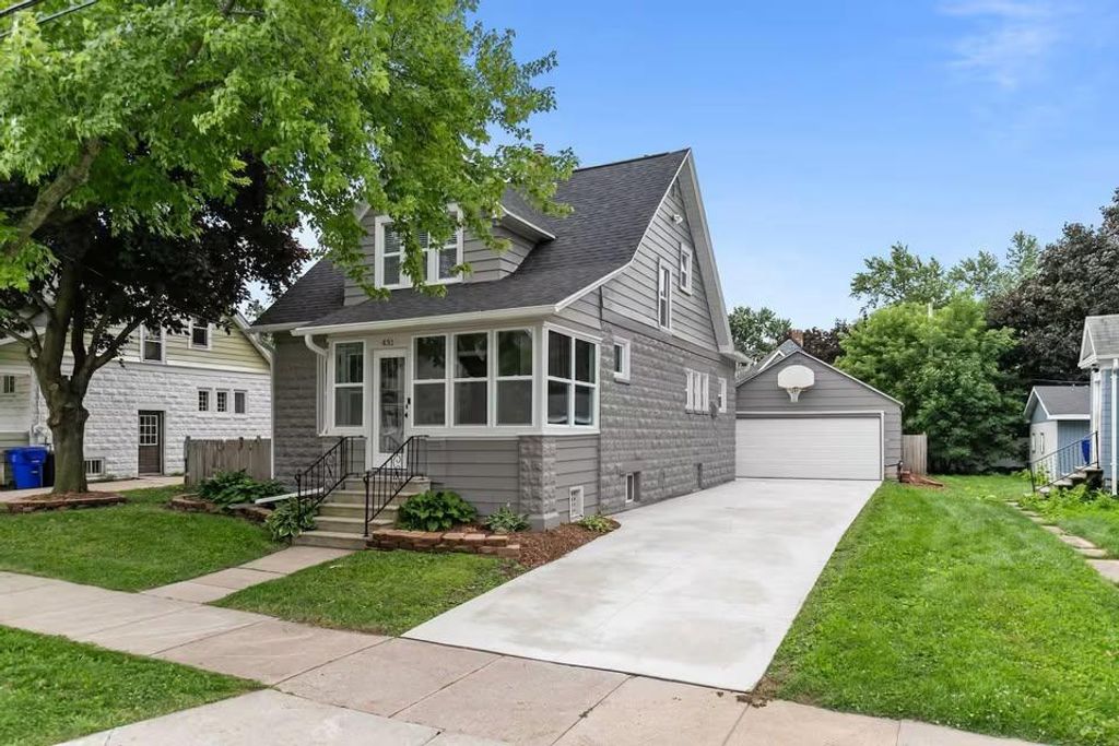 431 E SUMMER STREET, Appleton, WI 54911