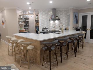 100 HARBORVIEW DR #211, Baltimore, MD 21230