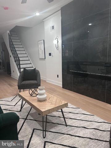 316 W EARLHAM TER, Philadelphia, PA 19144