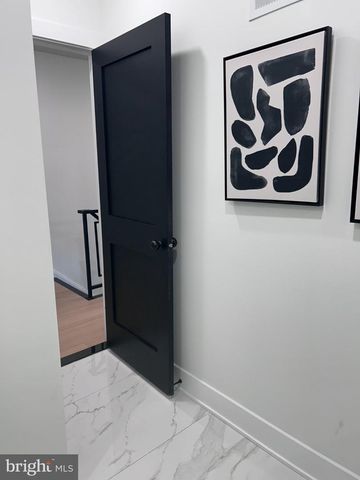 316 W EARLHAM TER, Philadelphia, PA 19144