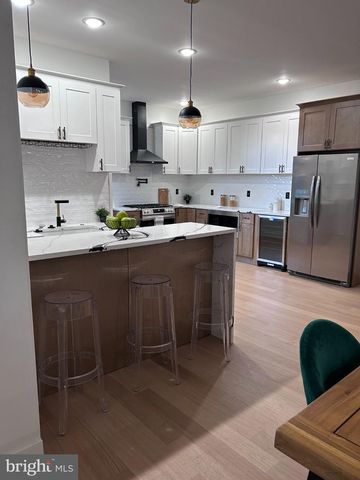 316 W EARLHAM TER, Philadelphia, PA 19144