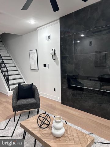 316 W EARLHAM TER, Philadelphia, PA 19144