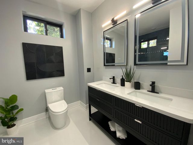 316 W EARLHAM TER, Philadelphia, PA 19144
