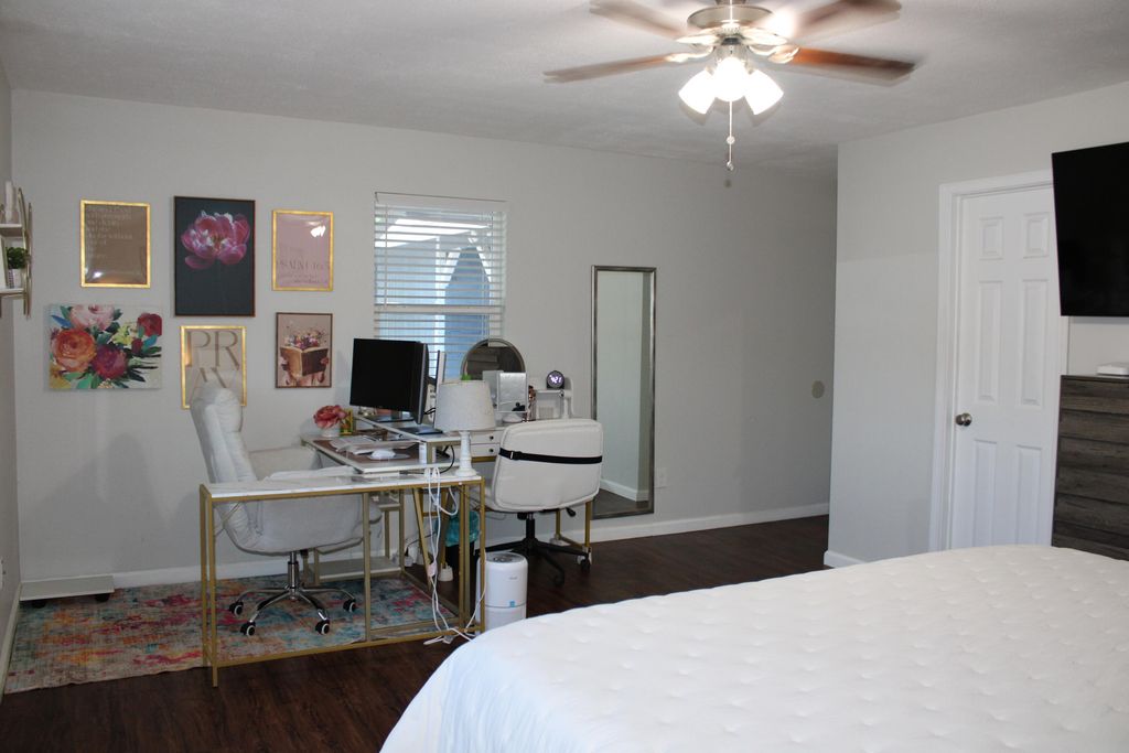 Image 10 of property listing at 351 E 48th Street, San Angelo, TX 76903