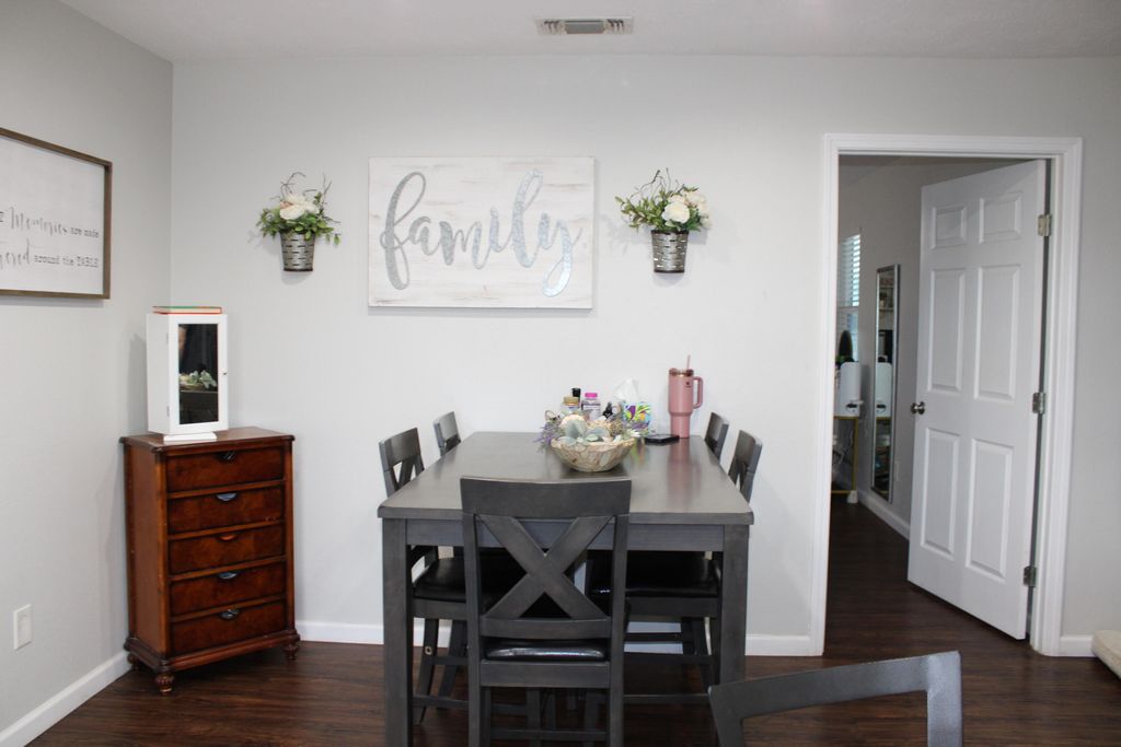 Image 7 of property listing at 351 E 48th Street, San Angelo, TX 76903