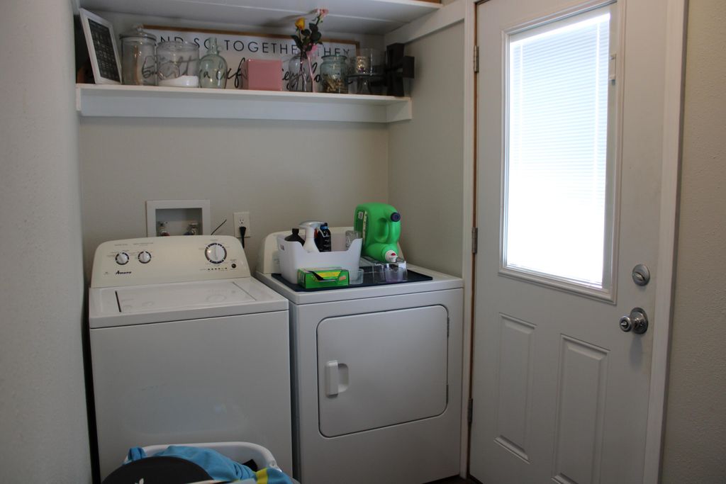 Image 8 of property listing at 351 E 48th Street, San Angelo, TX 76903