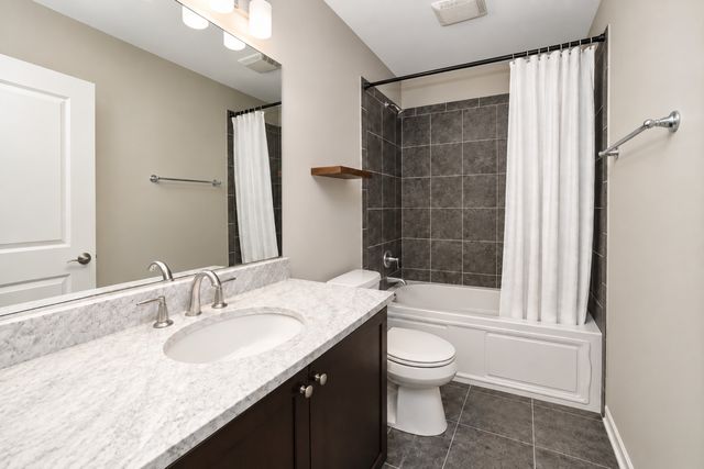 2009 Saipan Drive, Glenview, IL 60026