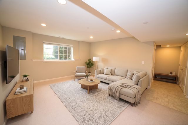 2009 Saipan Drive, Glenview, IL 60026