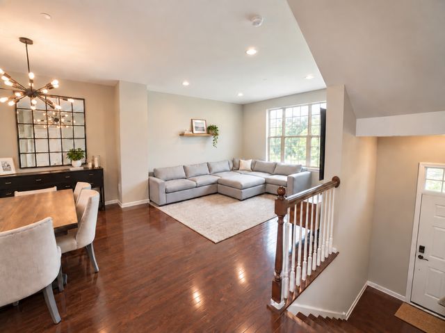 2009 Saipan Drive, Glenview, IL 60026