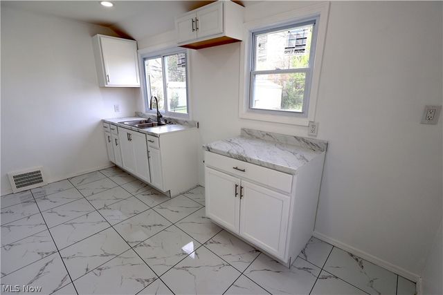 16405 Glendale Avenue, Cleveland, OH 44128