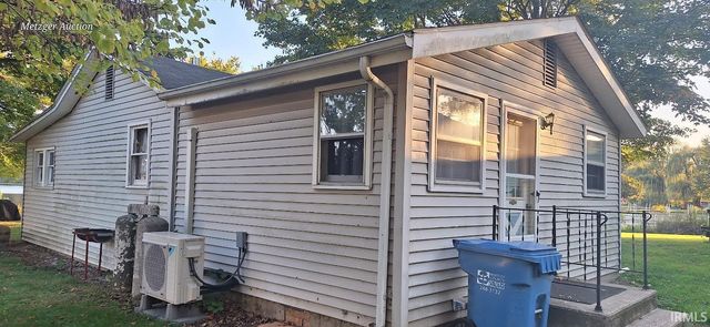 3485 W Shoreline Drive, Columbia City, IN 46725