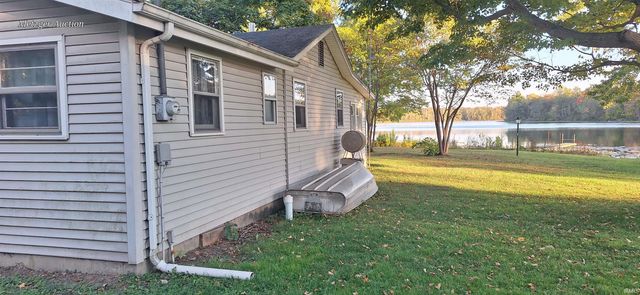 3485 W Shoreline Drive, Columbia City, IN 46725