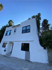 3106 W Berkeley Avenue, Los Angeles, CA 90026