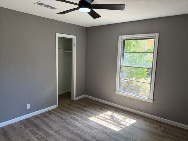 2111 SE 19th Street, Mineral Wells, TX 76067