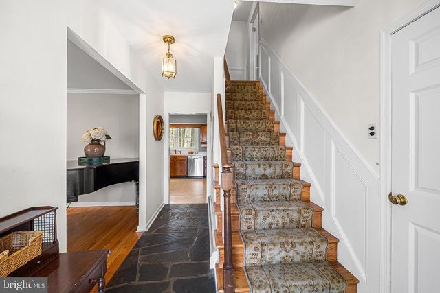 6 CYPRESS LN, Berwyn, PA 19312