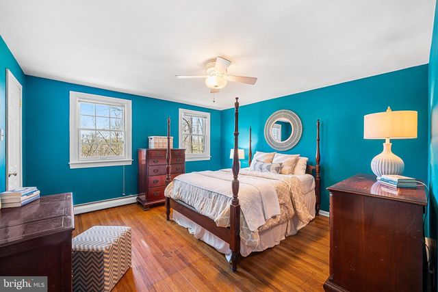 6 CYPRESS LN, Berwyn, PA 19312