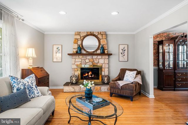 6 CYPRESS LN, Berwyn, PA 19312