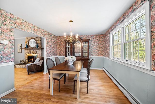 6 CYPRESS LN, Berwyn, PA 19312