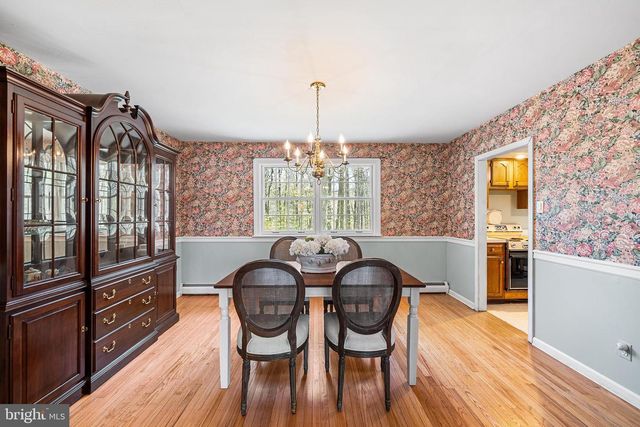 6 CYPRESS LN, Berwyn, PA 19312