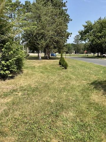 8835 S Highway Drive, Circle Pines, MN 55014