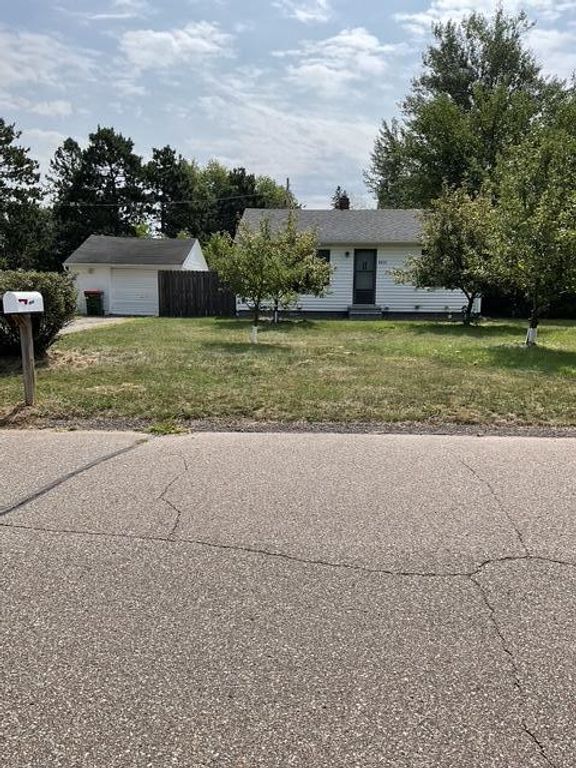 8835 S Highway Drive, Circle Pines, MN 55014