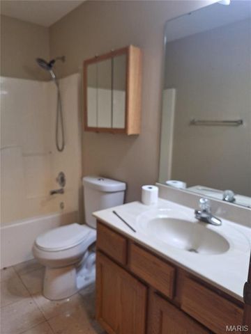 835 Clemson Avenue, Fairview Heights, IL 62208