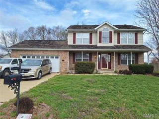 835 Clemson Avenue, Fairview Heights, IL 62208