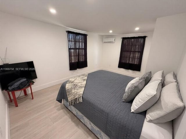 15841 NW 18th Pl B, Miami Gardens, FL 33054