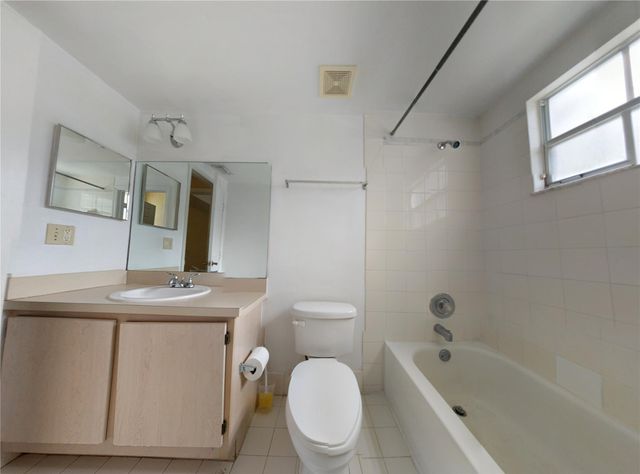 761 SW 148th Avenue 915, Davie, FL 33325