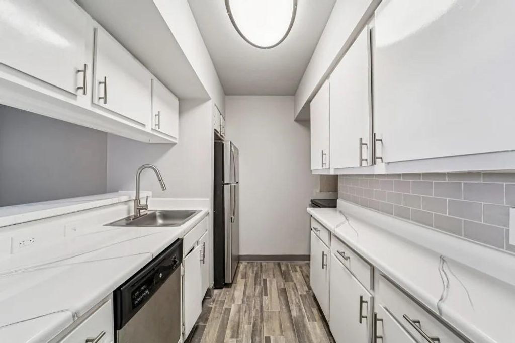 2815 Greenridge Drive 1-002, North Houston, TX 77057