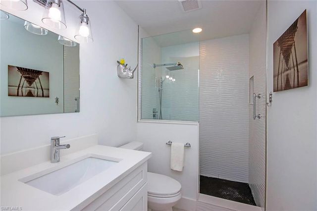 561 Periwinkle WAY F3, Sanibel, FL 33957