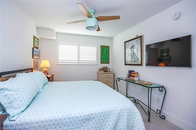 561 Periwinkle WAY F3, Sanibel, FL 33957