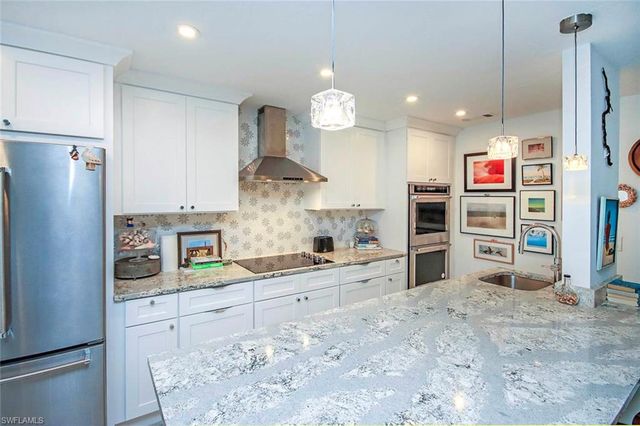 561 Periwinkle WAY F3, Sanibel, FL 33957