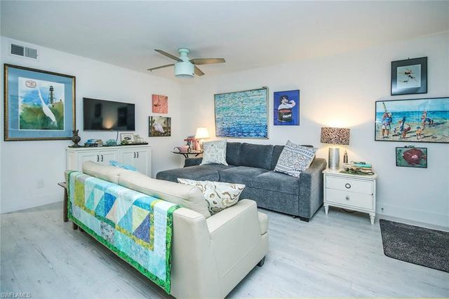 561 Periwinkle WAY F3, Sanibel, FL 33957