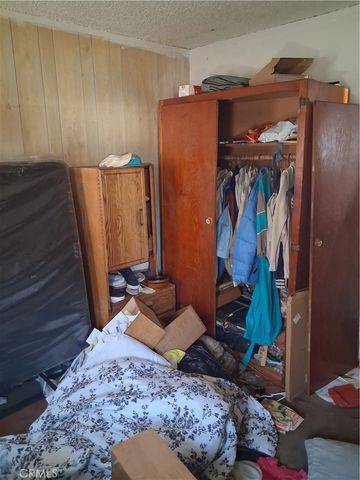 11720 S San Pedro, Los Angeles, CA 90061
