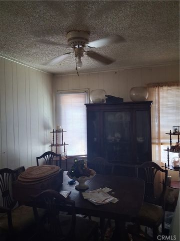 11720 S San Pedro, Los Angeles, CA 90061